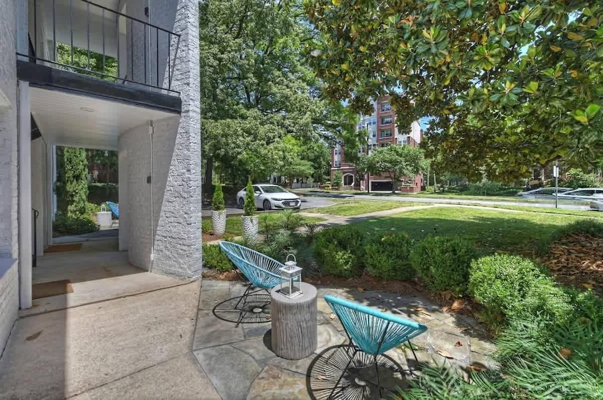 Comfortable And Stylish Near Myers Park