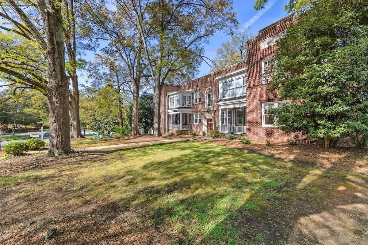 Holiday home Luxurious Myers Park Living With Screened Porch *