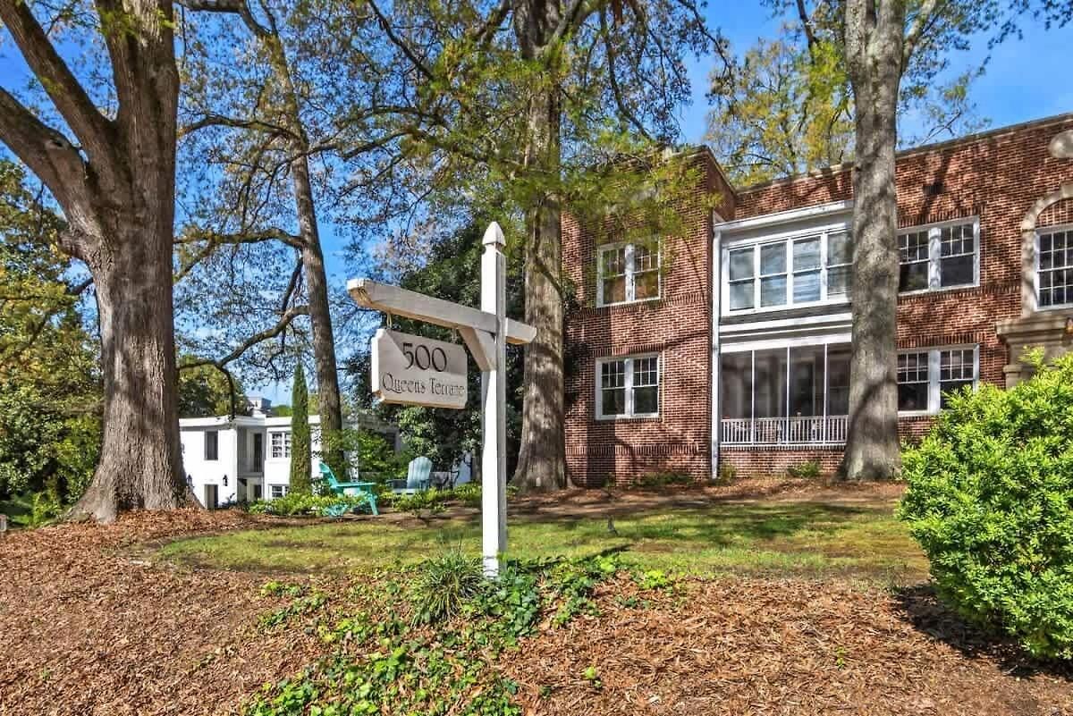 Holiday home Luxurious Myers Park Living With Screened Porch Charlotte