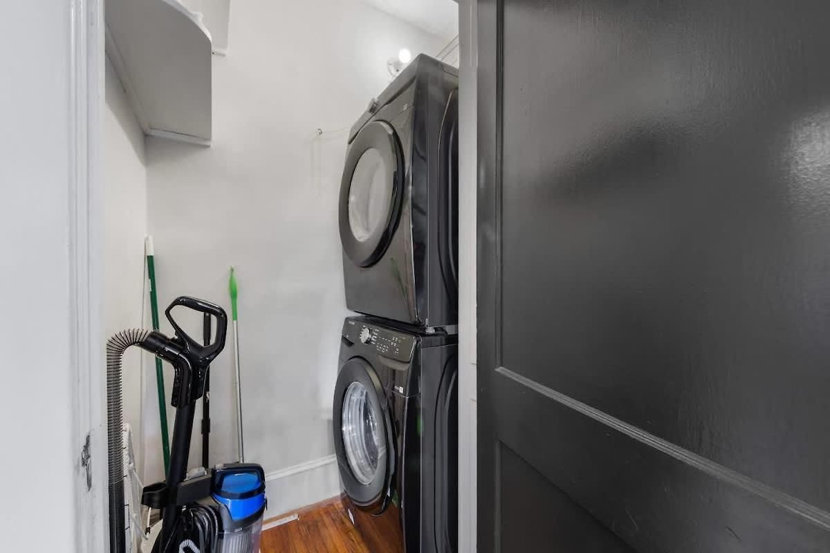 Lovely 2br Near Uptown Holiday home