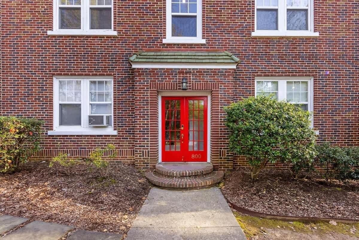Bright And Restful 2br Near Uptown With Balcony * Charlotte