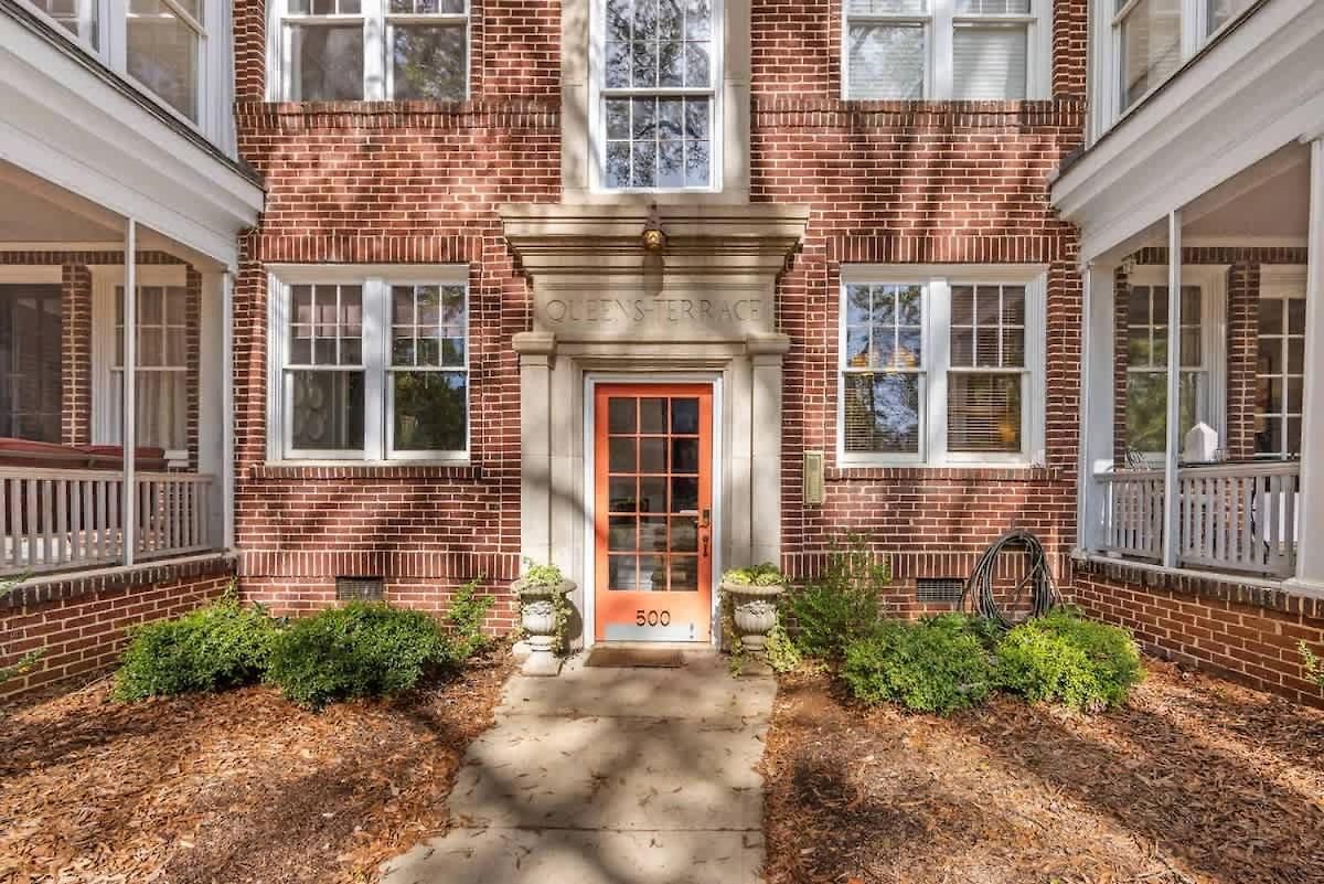 Holiday home Luxurious Myers Park Living With Screened Porch *