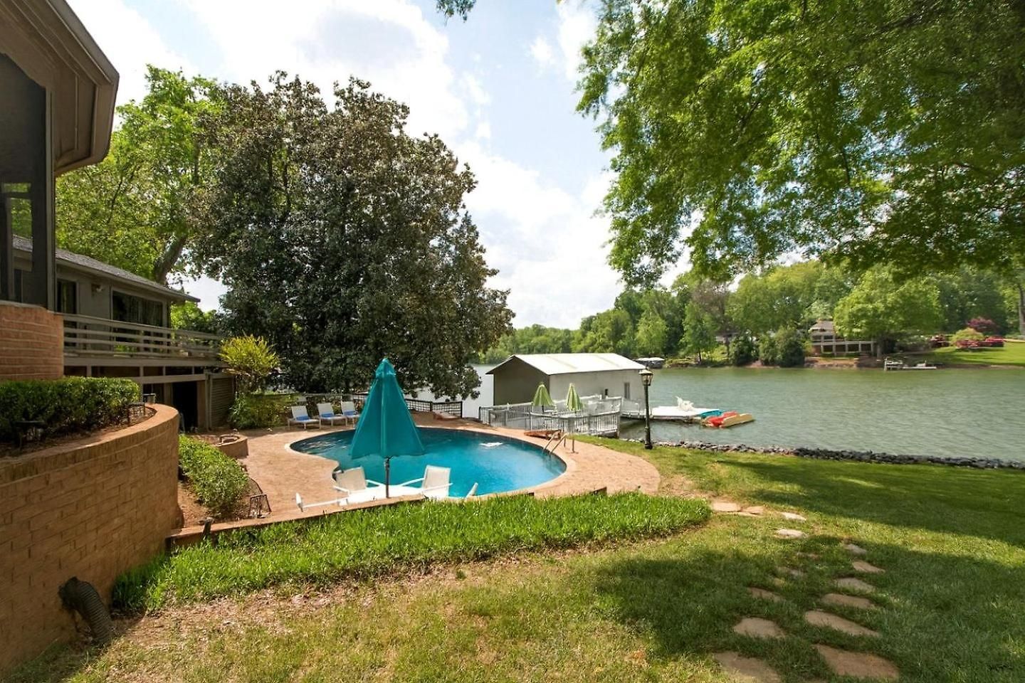 Cozy With Swimming Pool In Charlotte, North Carolina *