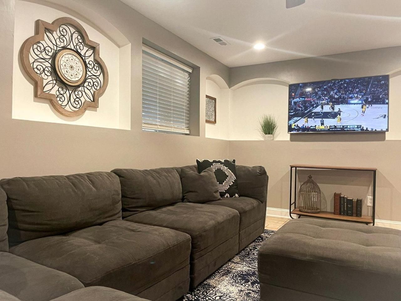 Family With Outdoor Living Areas And Foosball Table In Nc Holiday home *