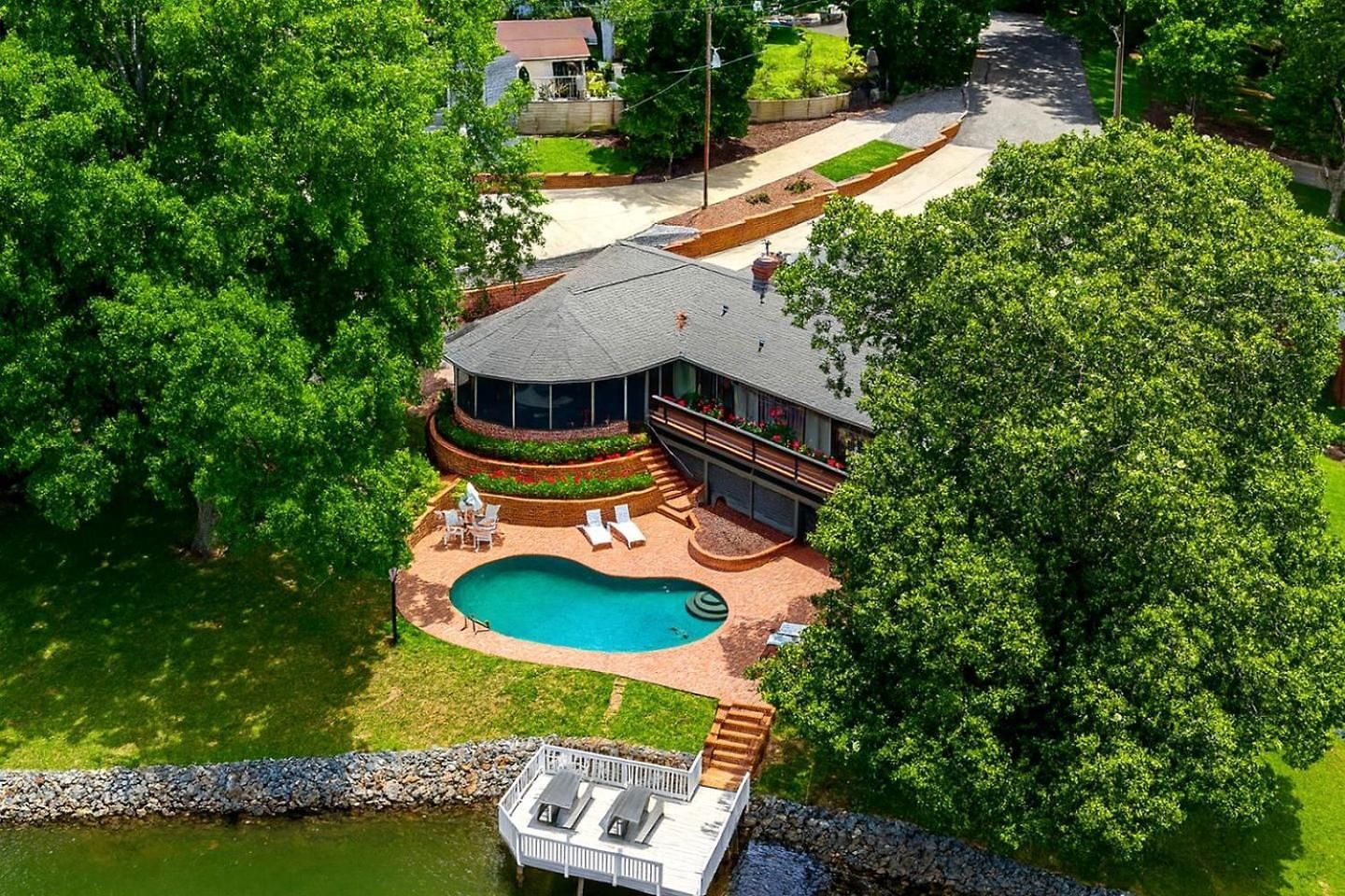 Cozy With Swimming Pool In Charlotte, North Carolina Holiday home Charlotte