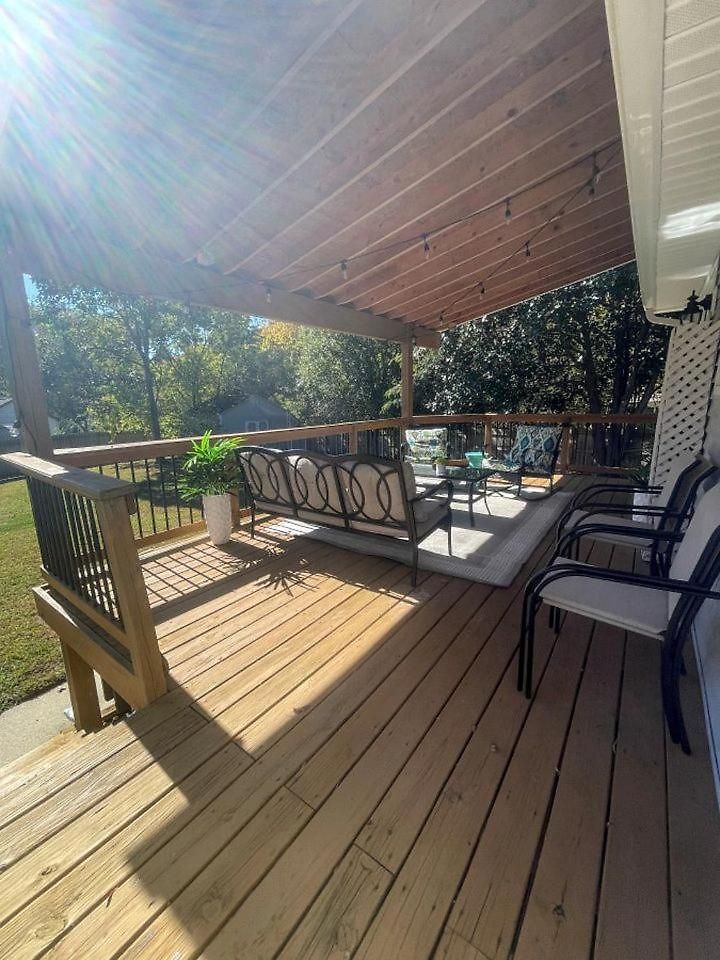 Family With Outdoor Living Areas And Foosball Table In Nc Holiday home