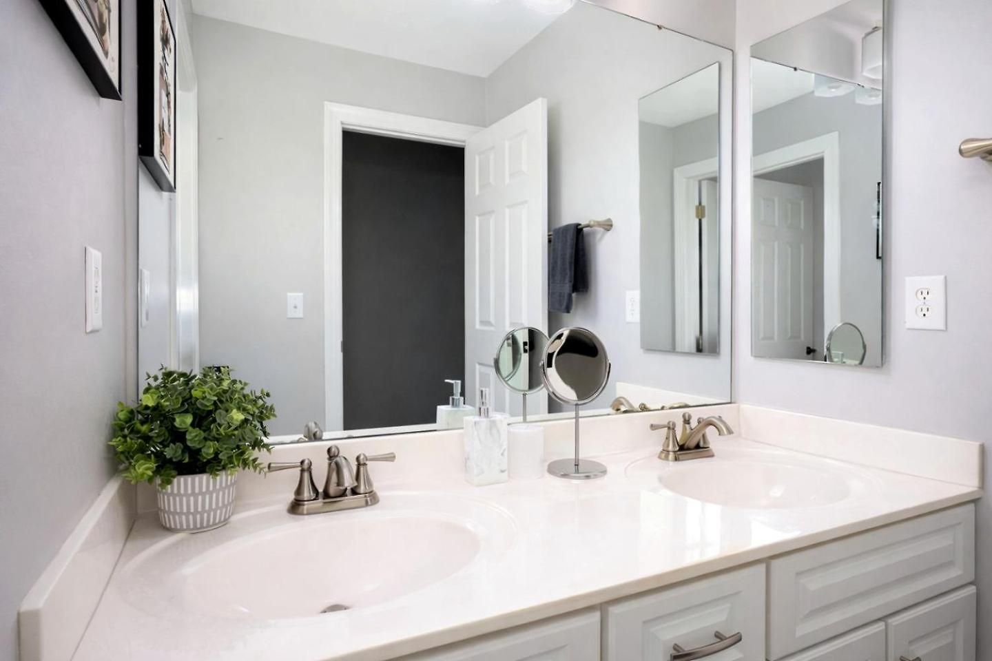 Holiday home Disconnect At With Great Surroundings In Charlotte, North Carolina *
