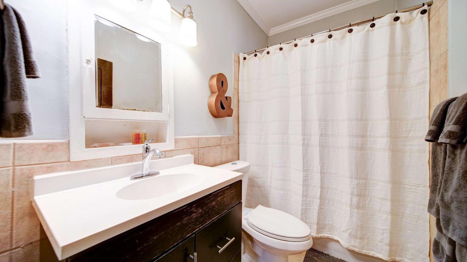 Chic 1 Bedroom Units Near Dilworth Holiday home