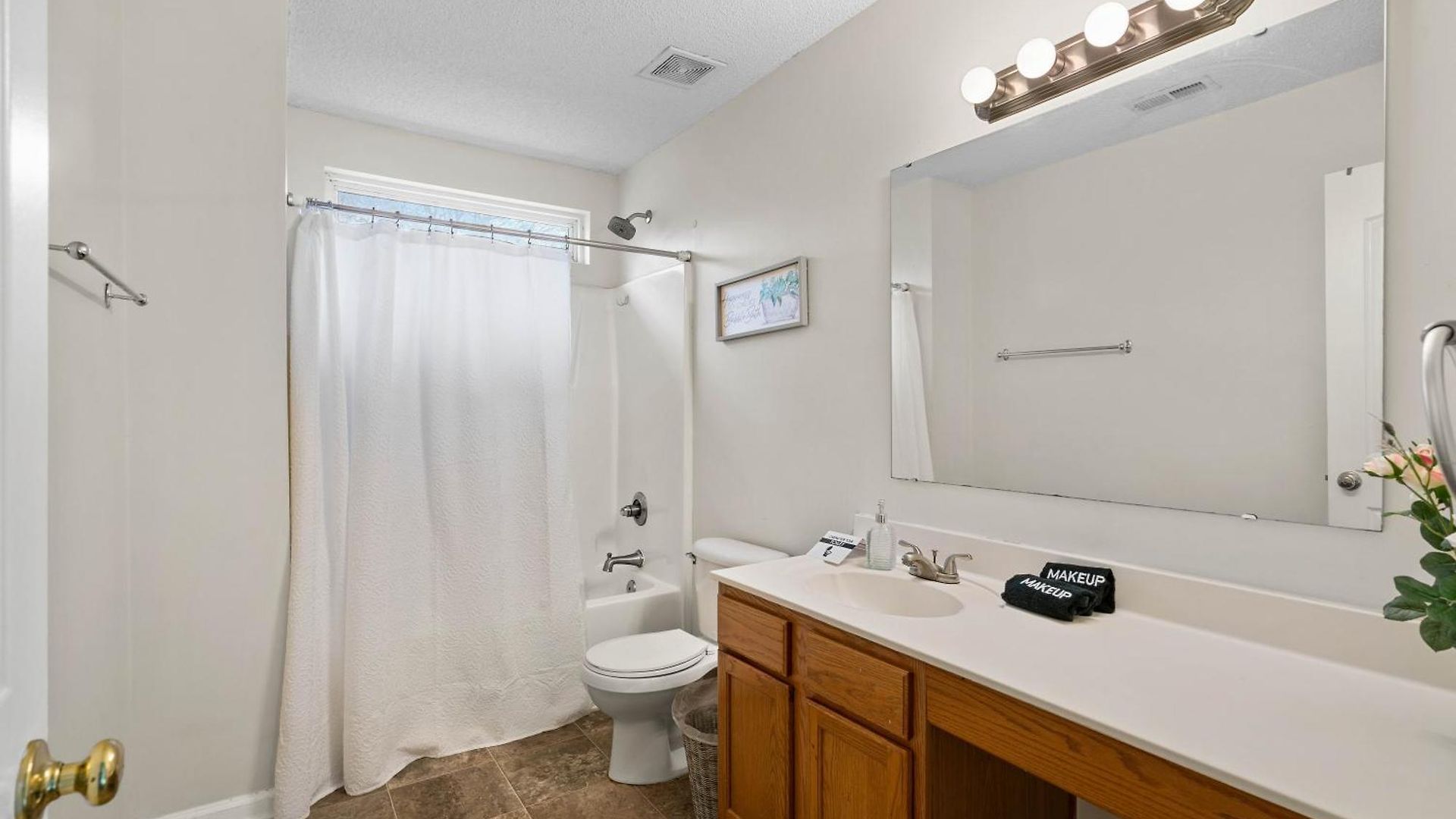 Cozy 4b 2 5b King Beds Jacuzzi Holiday home Charlotte