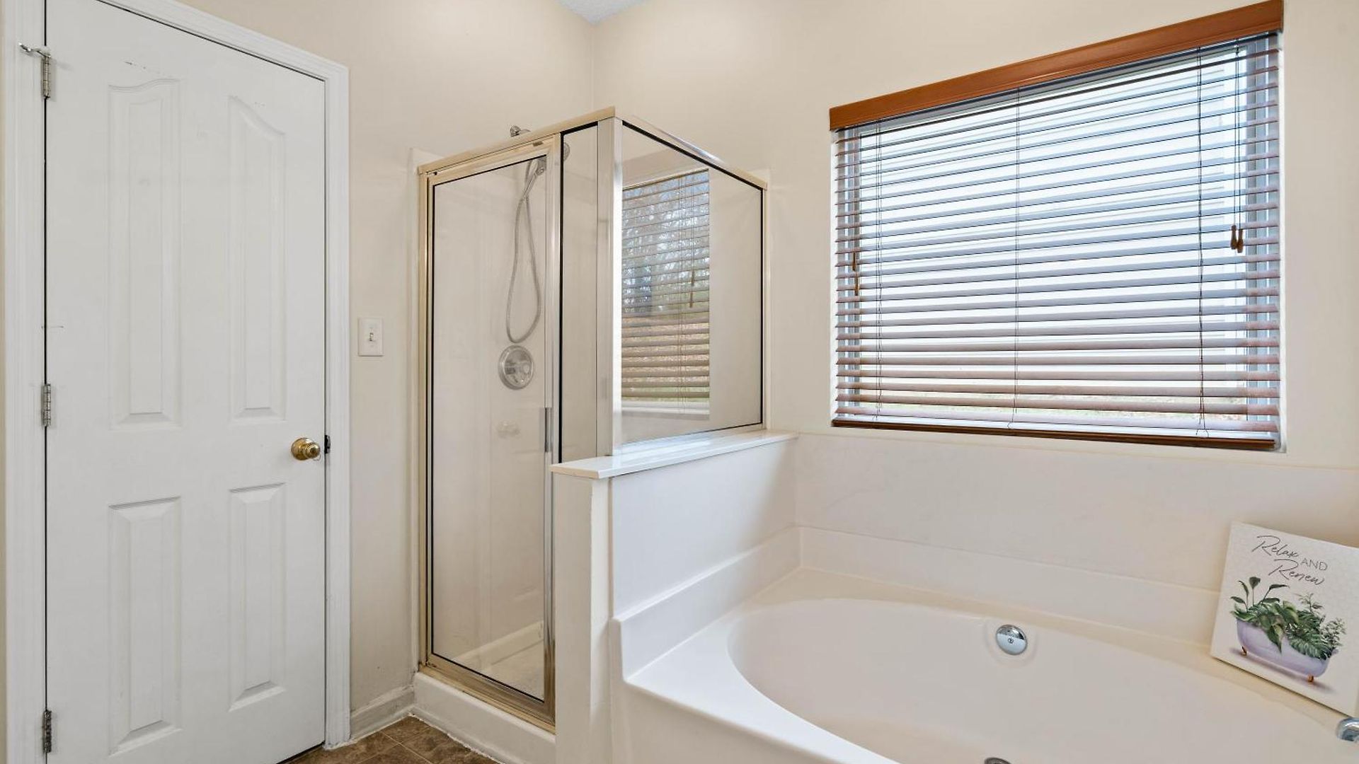 Cozy 4b 2 5b King Beds Jacuzzi Holiday home Charlotte