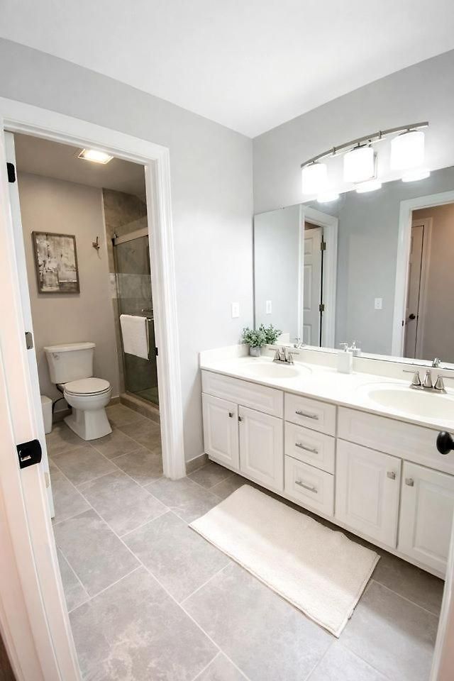 Holiday home Disconnect At With Great Surroundings In Charlotte, North Carolina Charlotte