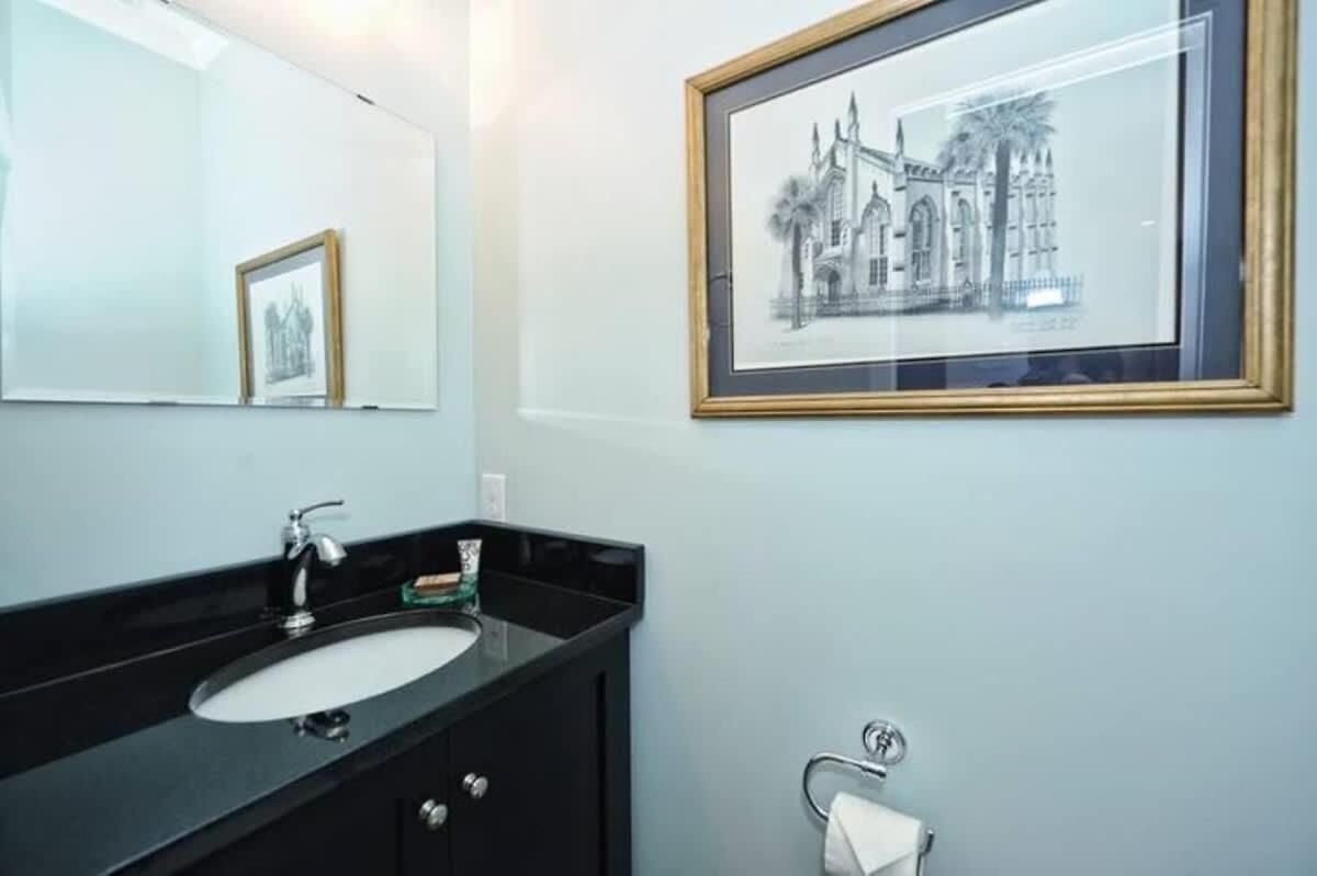 Relax Or Entertain In Luxurious 2br With Patio Holiday home Charlotte