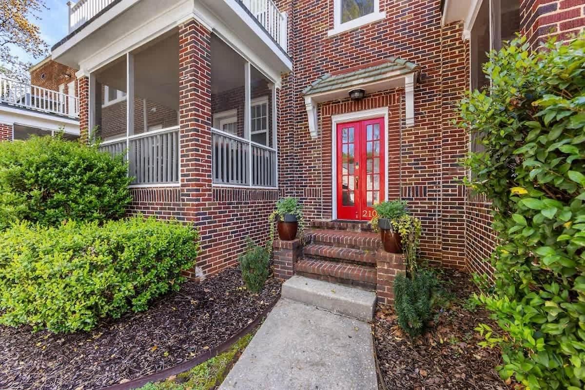 Lovely 2br Near Uptown