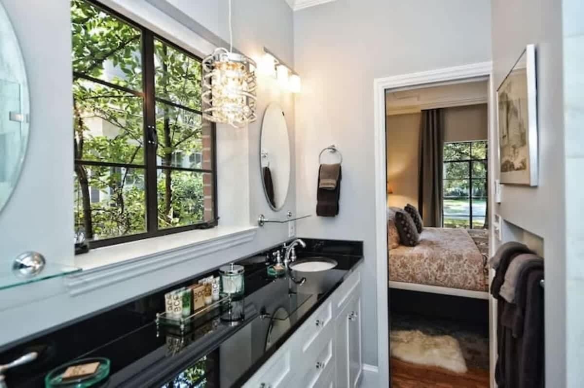 Relax Or Entertain In Luxurious 2br With Patio *