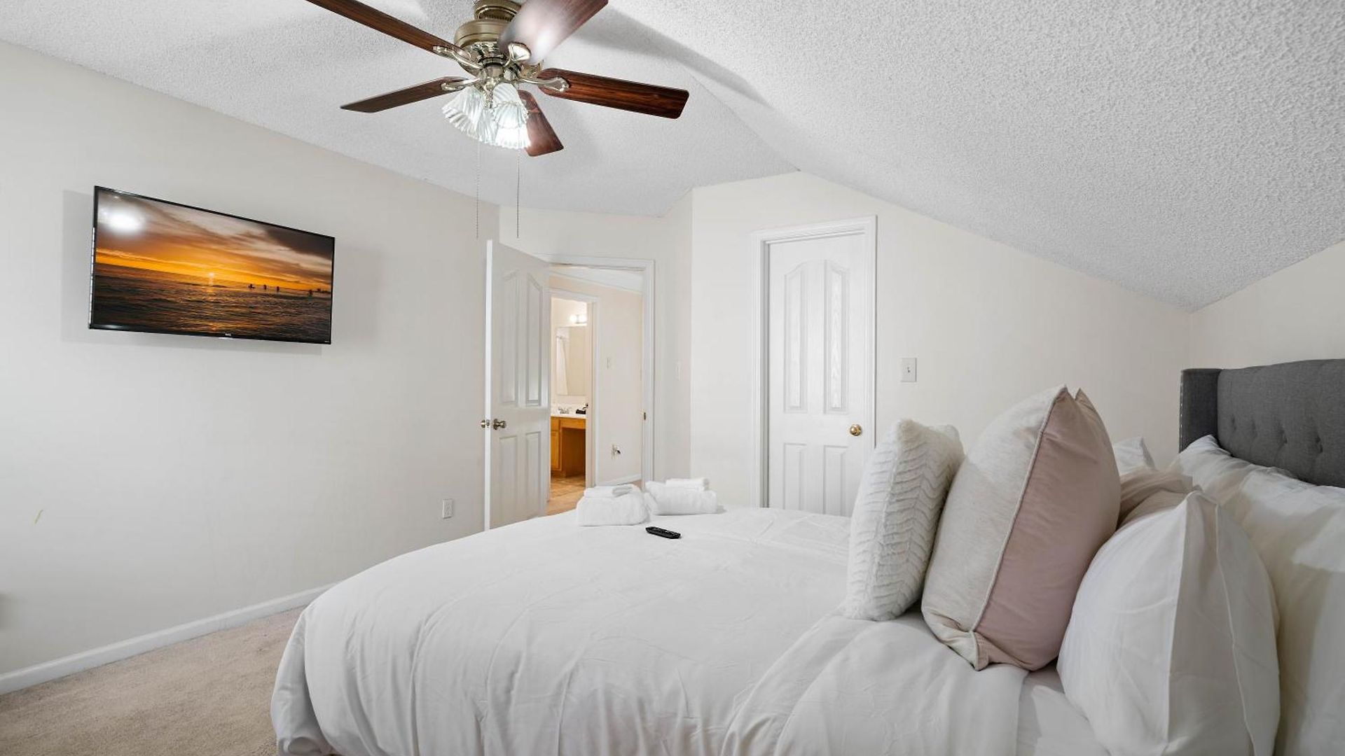 Cozy 4b 2 5b King Beds Jacuzzi Charlotte
