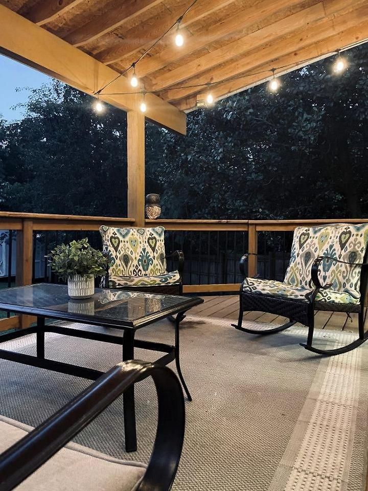 Family With Outdoor Living Areas And Foosball Table In Nc Holiday home