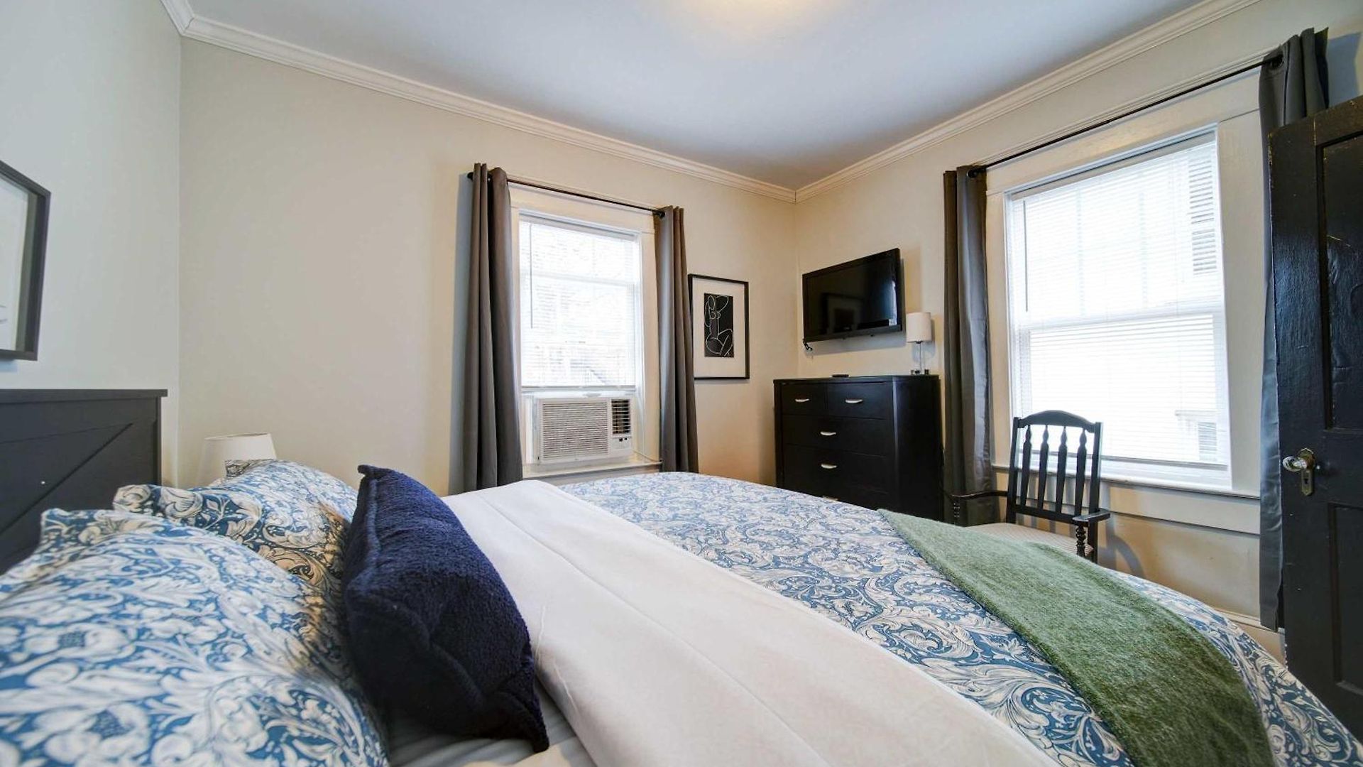 Chic 1 Bedroom Units Near Dilworth