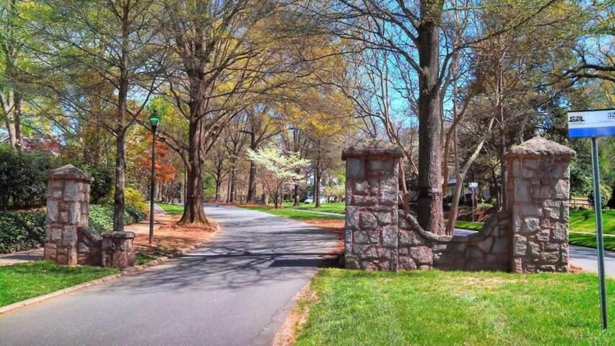 Relax Or Entertain In Luxurious 2br With Patio *