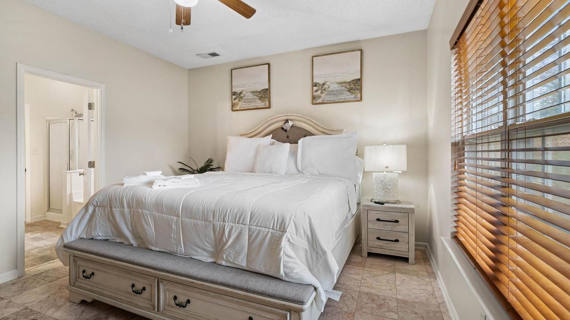Holiday home Cozy 4b 2 5b King Beds Jacuzzi