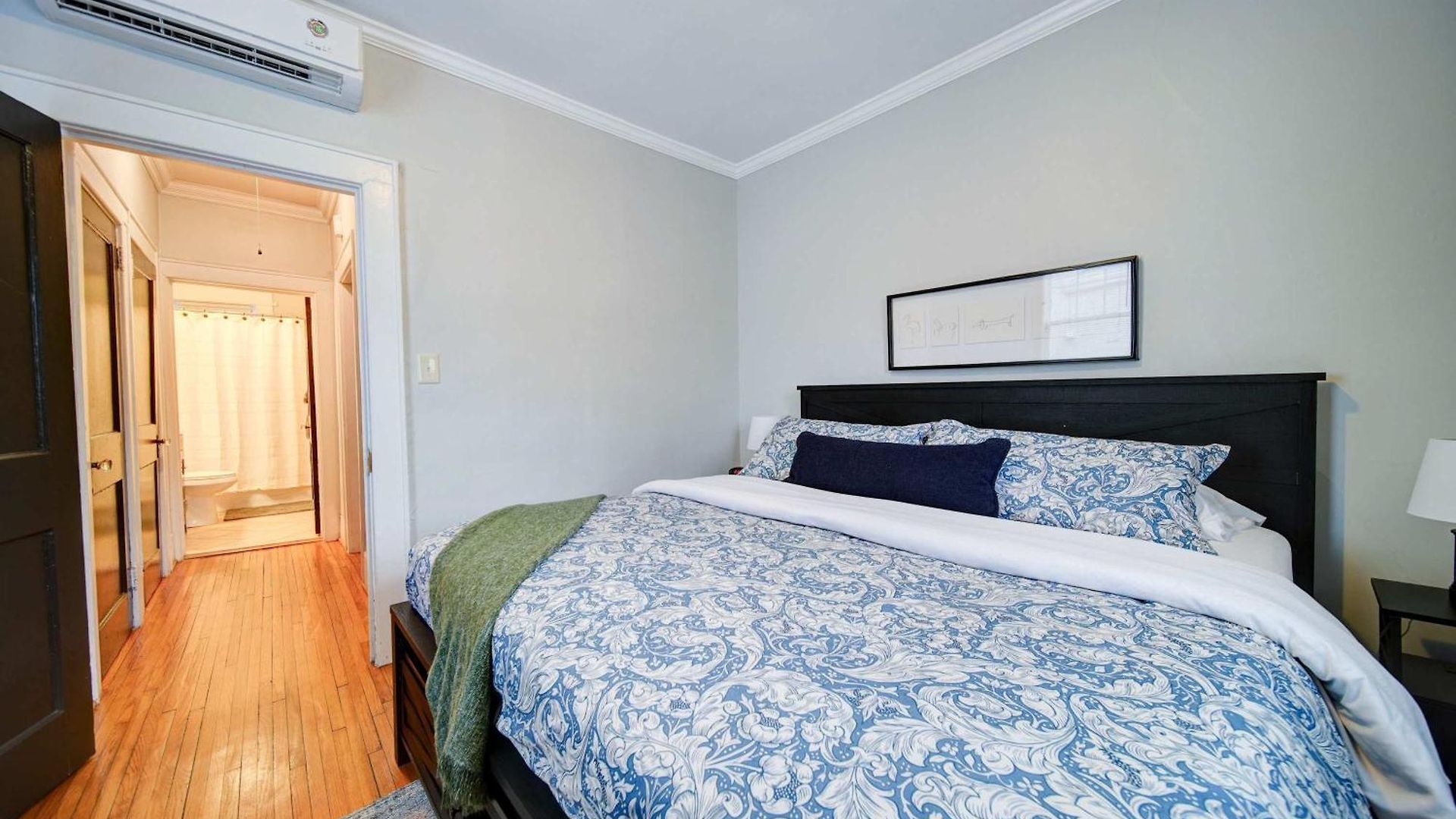 Chic 1 Bedroom Units Near Dilworth *
