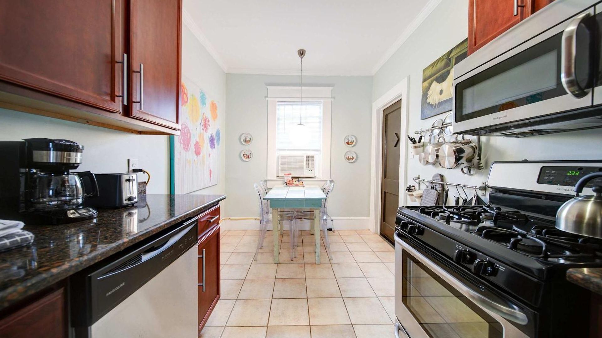 Chic 1 Bedroom Units Near Dilworth Holiday home *