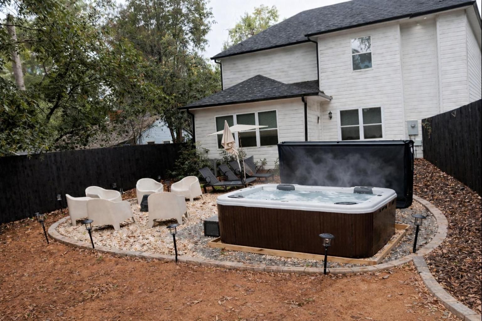 Holiday home Hot Tub Pool Table Fire Pit 5min To Uptown Charlotte