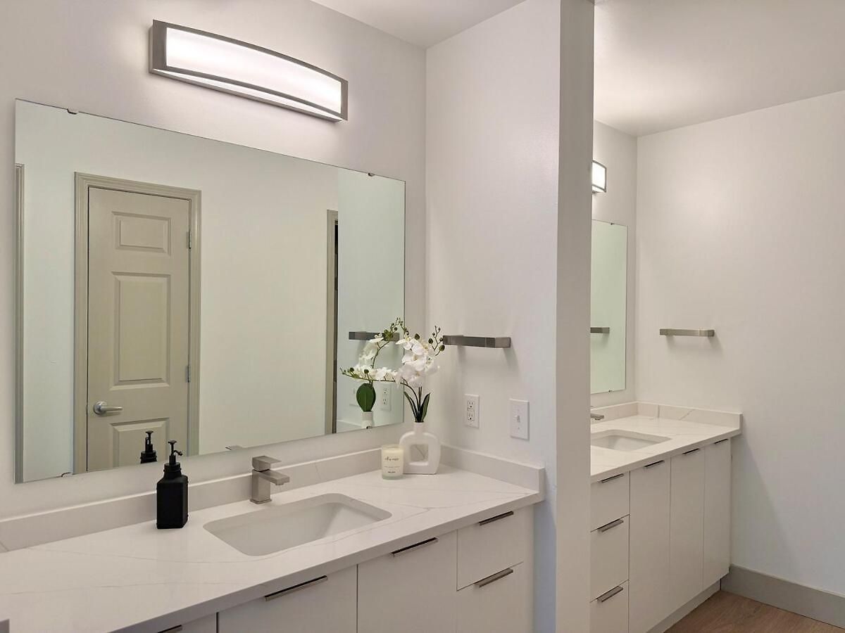 Apartment Luxury Uptown, Free Parking, 5min Bank Of America Stadium *