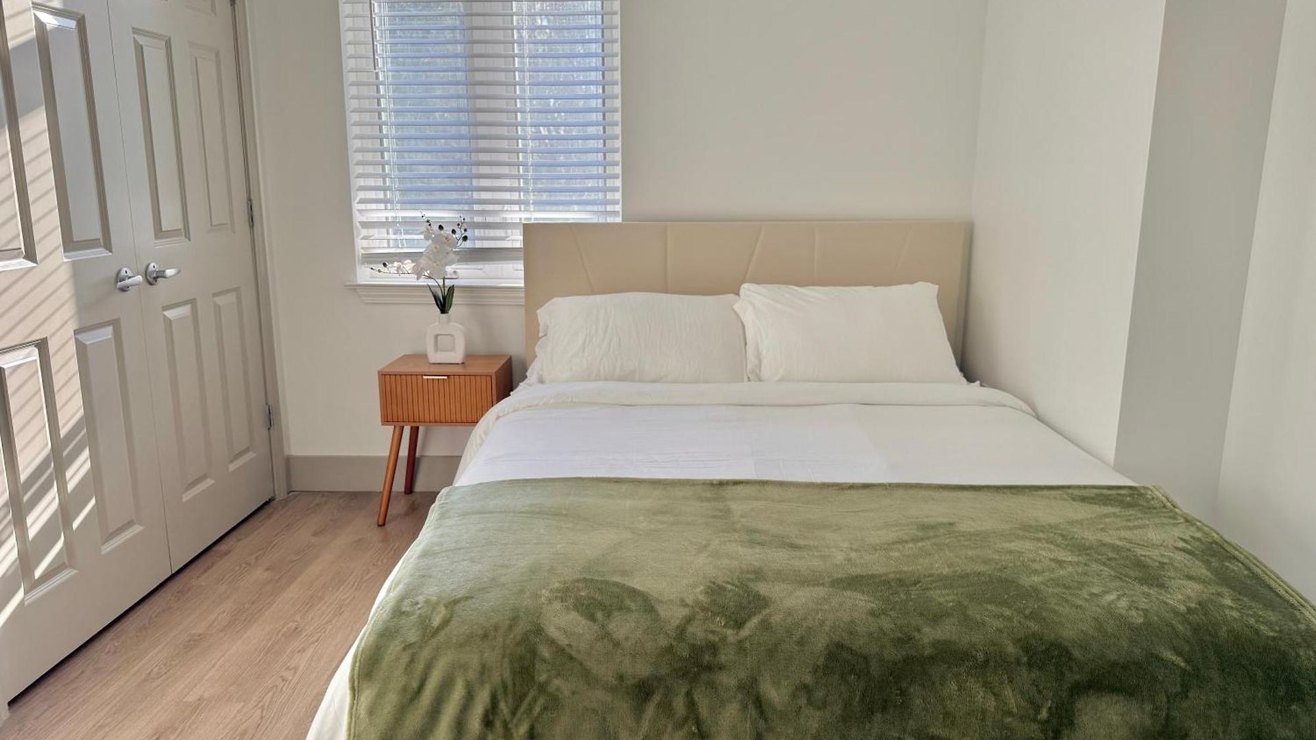 Luxury Uptown, Free Parking, 5min Bank Of America Stadium Apartment