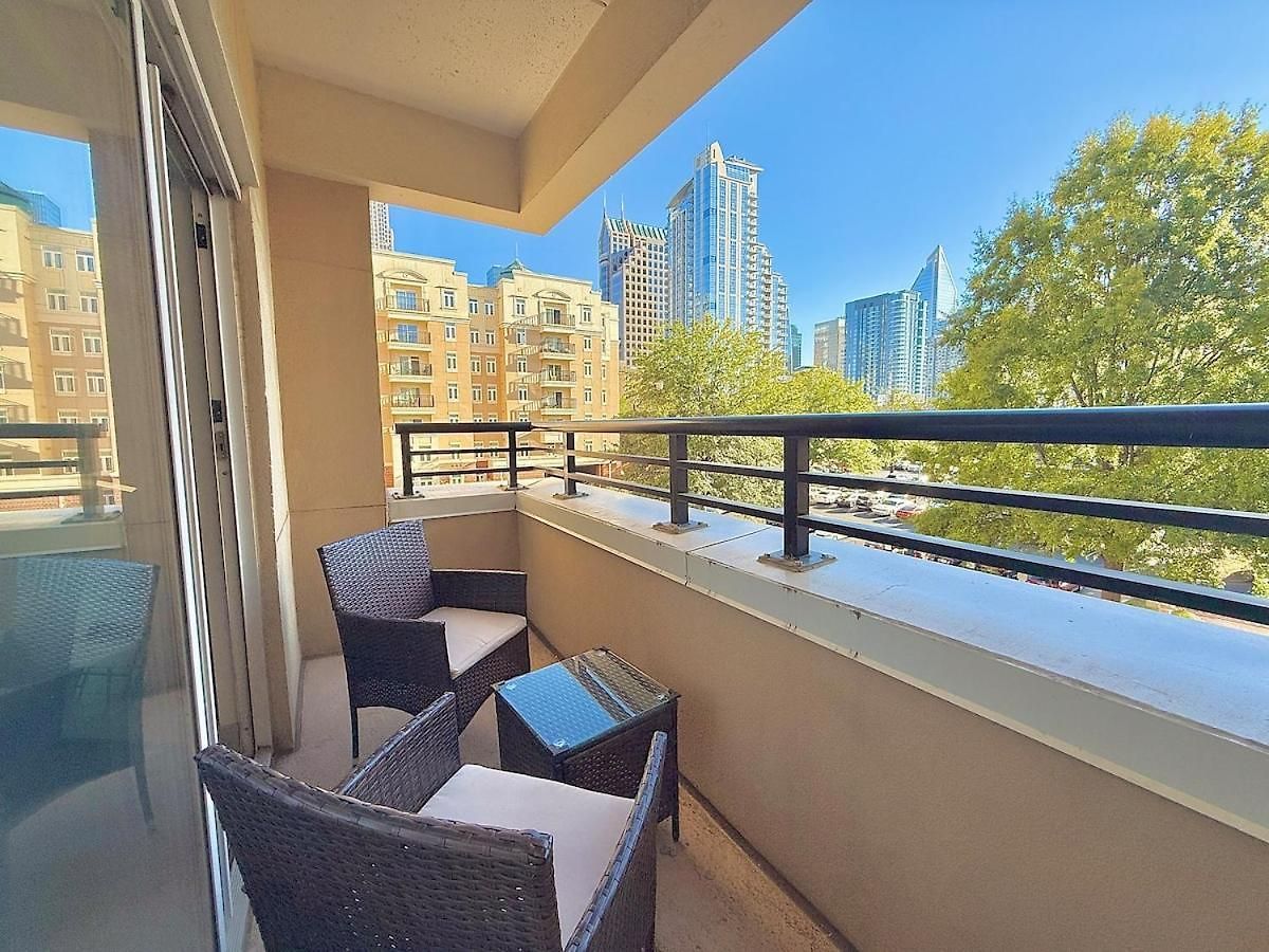 Apartment Luxury Uptown, Free Parking, 5min Bank Of America Stadium Charlotte