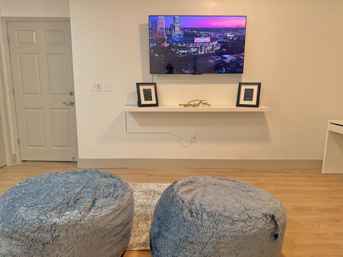 Luxury Uptown, Free Parking, 5min Bank Of America Stadium Charlotte
