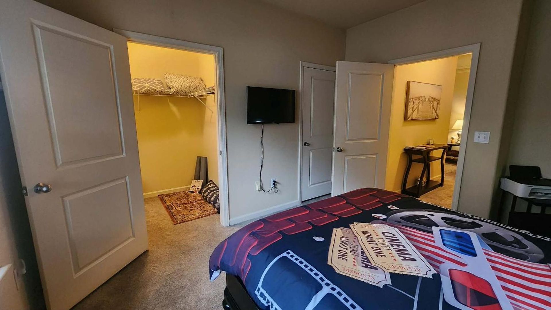 Apartment New Look! Book Friday & Saturday Get Sunday Free Ready For Work Or Play 