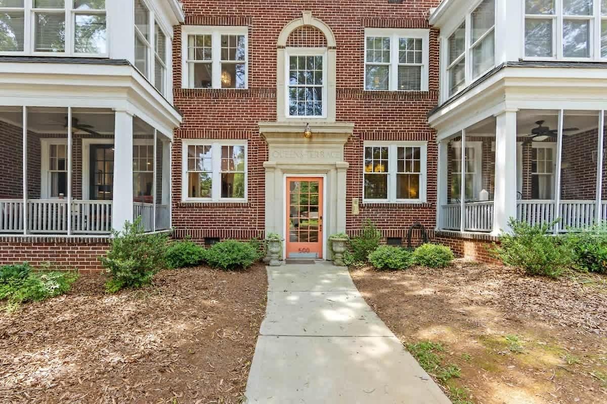 Light Filled 2 Bedroom In Myers Park With A Porch Charlotte