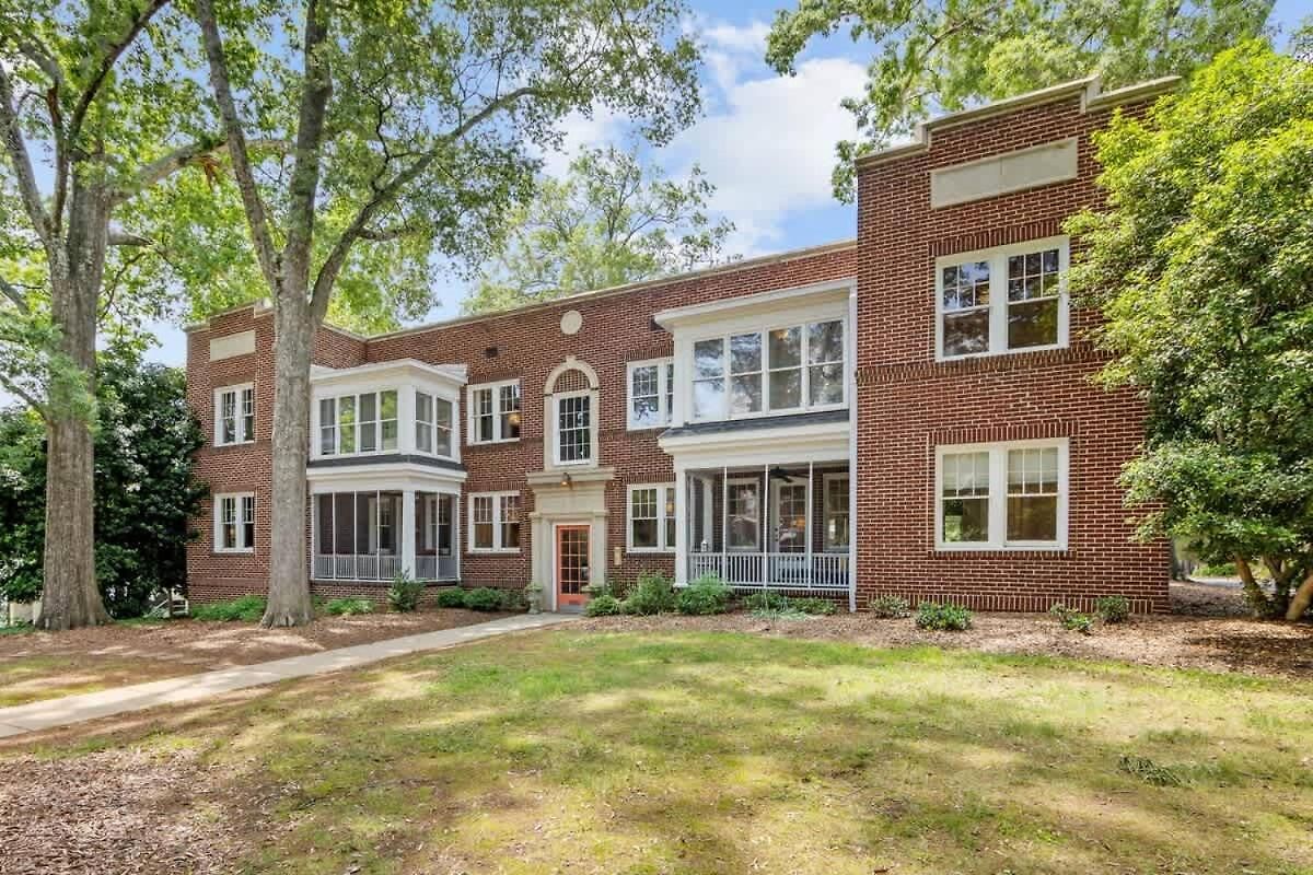 Light Filled 2 Bedroom In Myers Park With A Porch Apartment Charlotte
