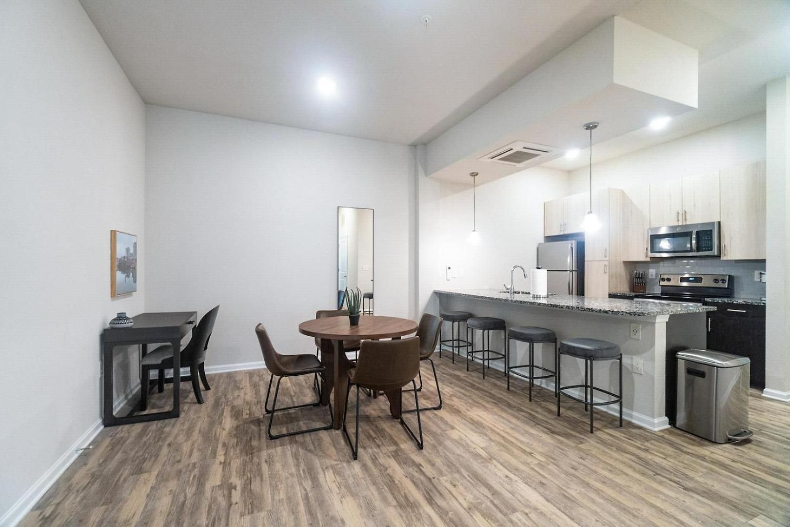 Apartment Landing - North