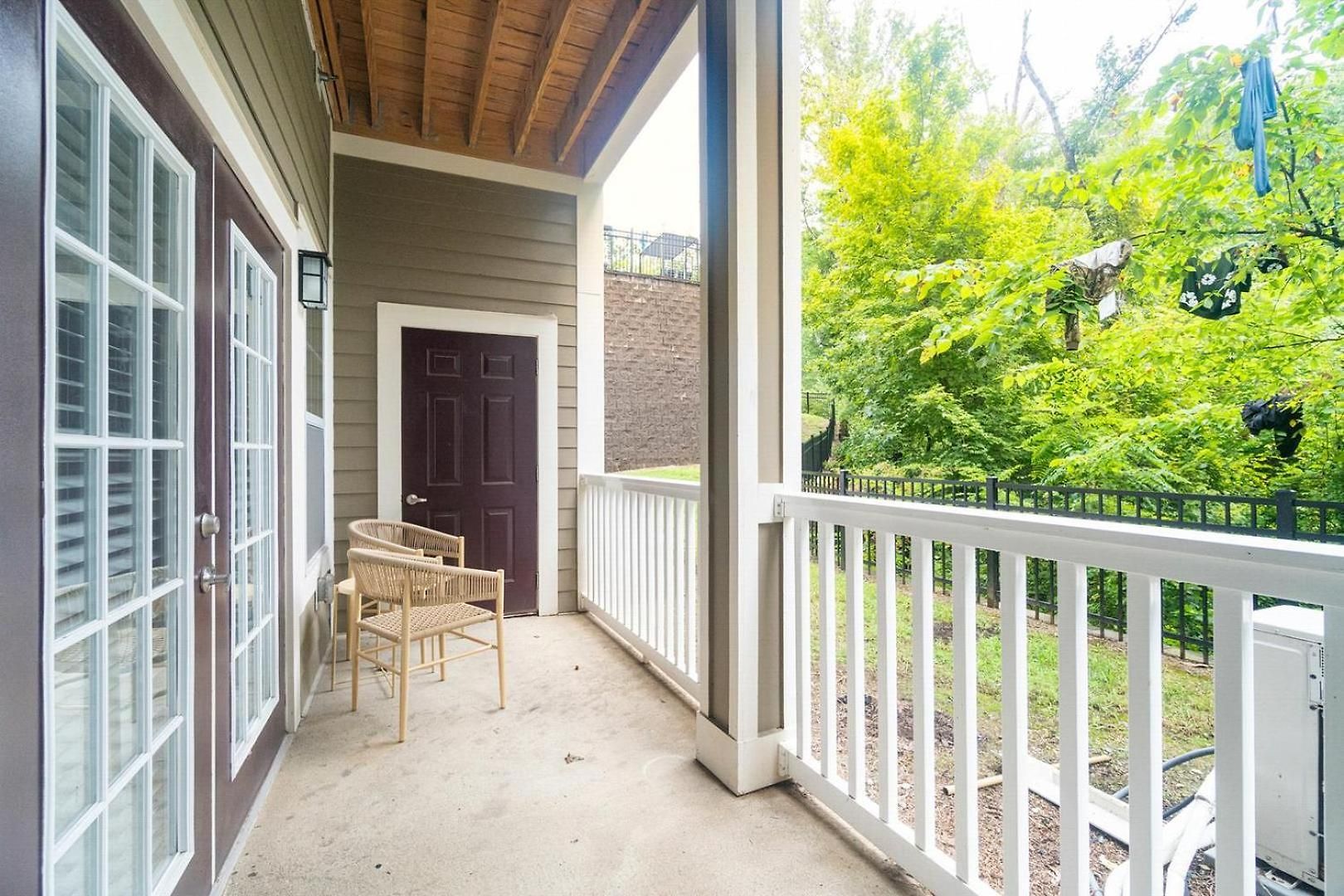 Landing - North Apartment *