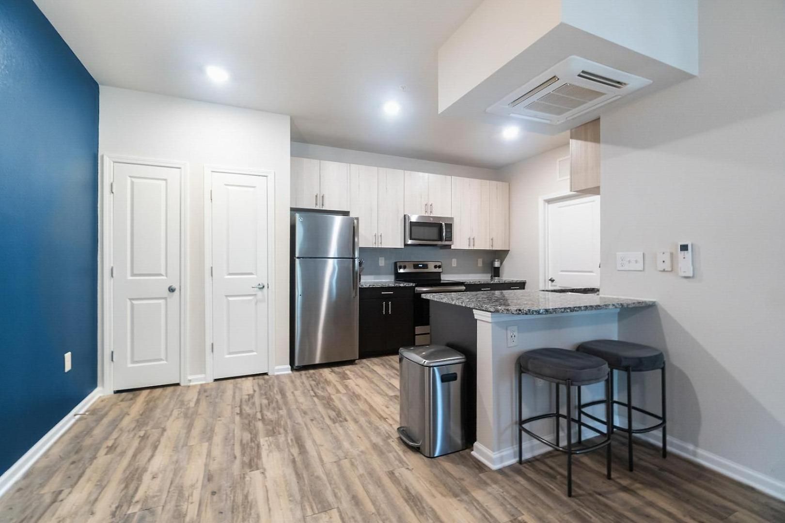 Landing - North Apartment *