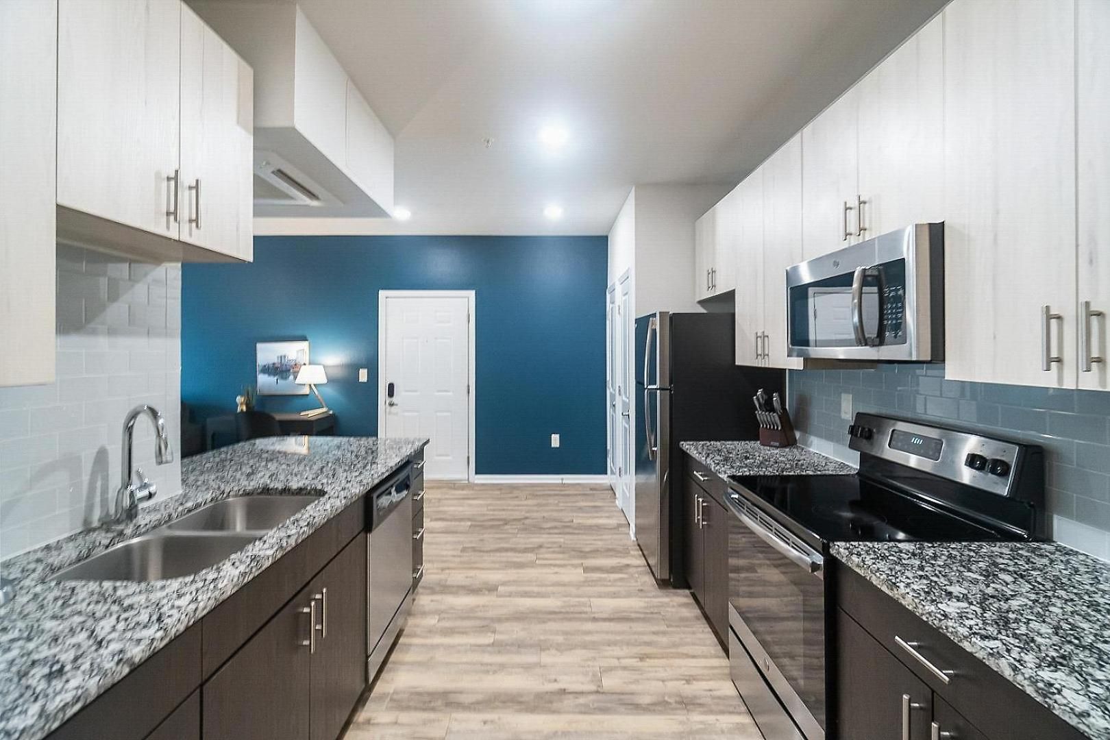 Apartment Landing - North *