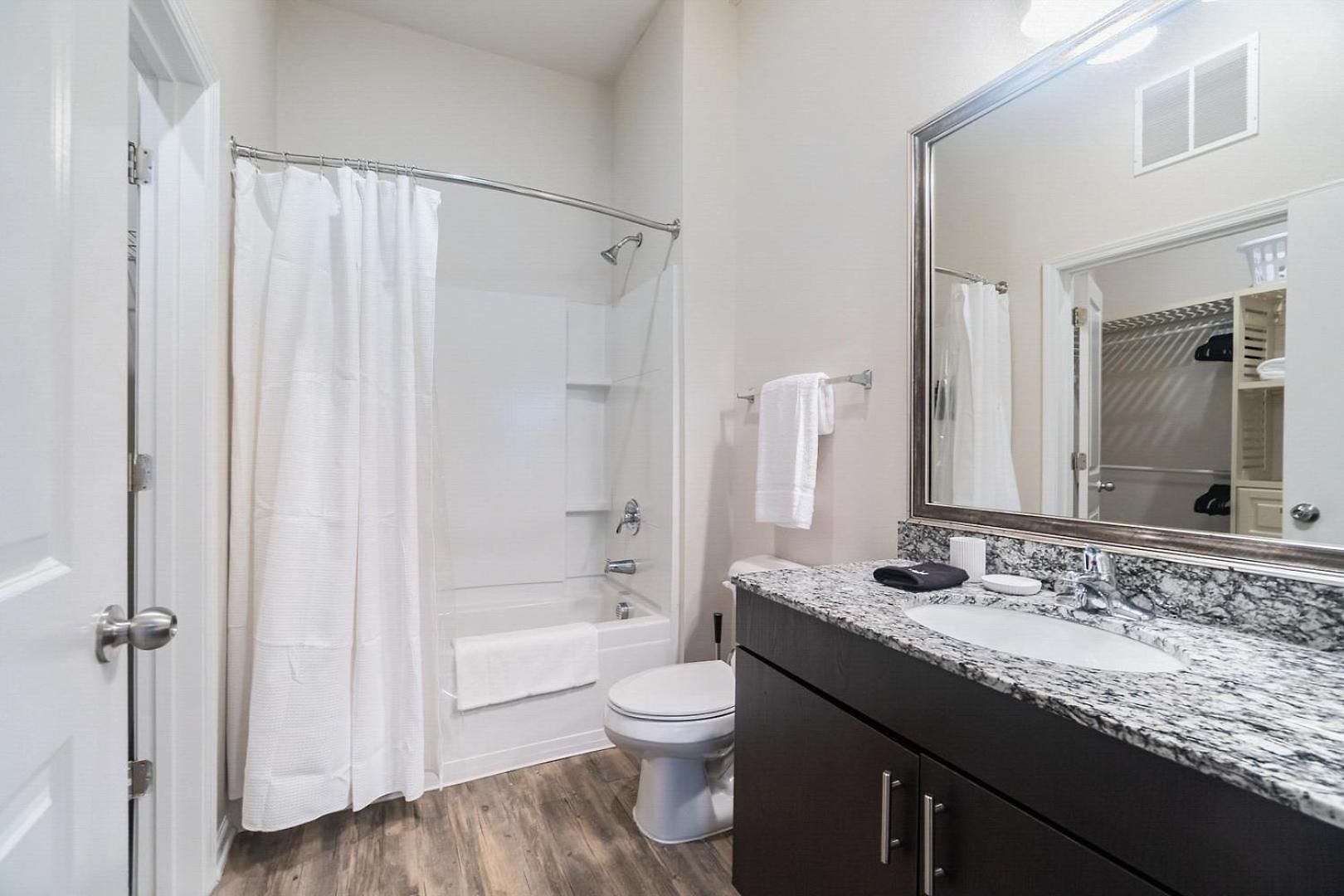 Landing - North Apartment *