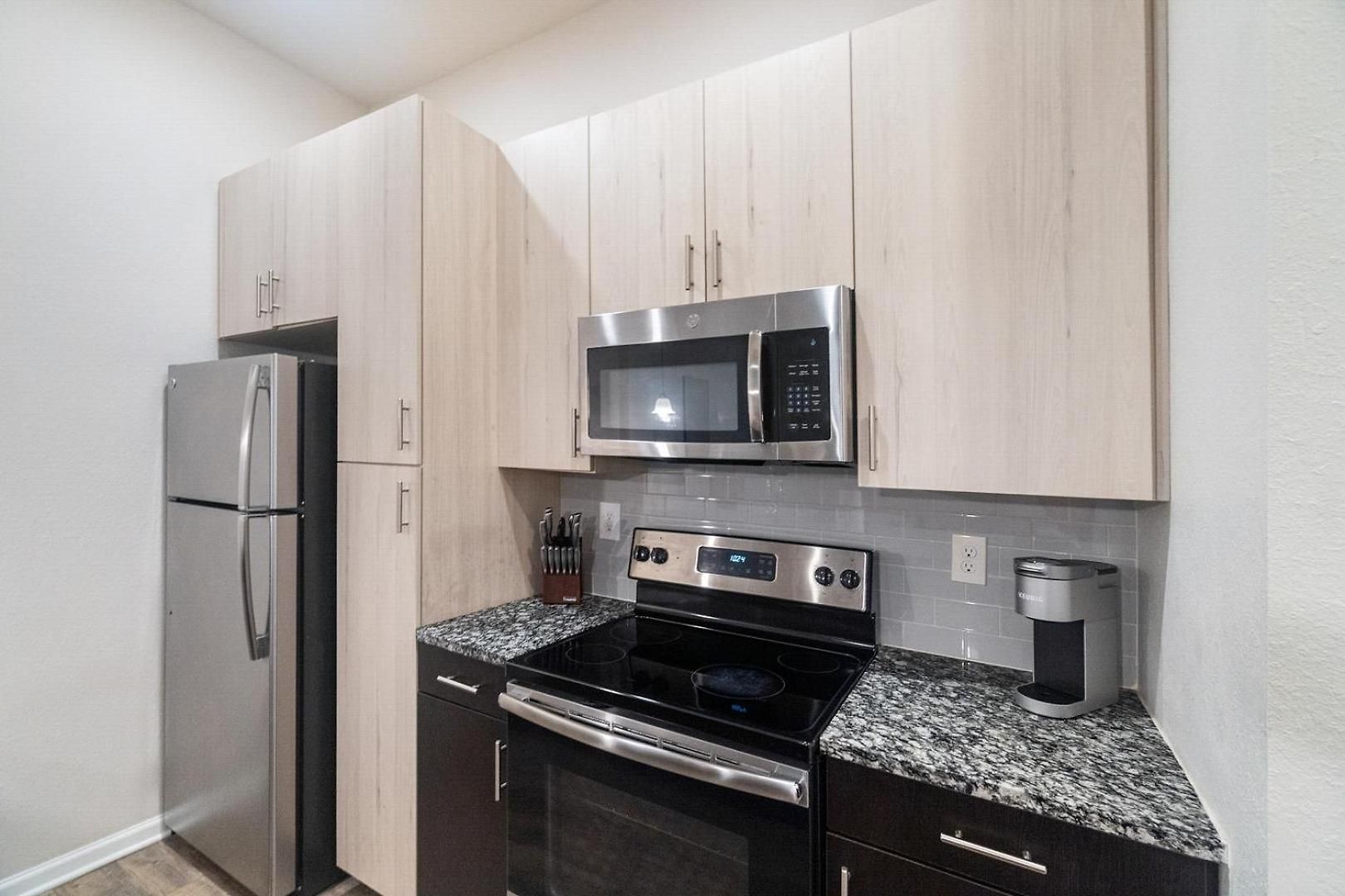 Apartment Landing - North *