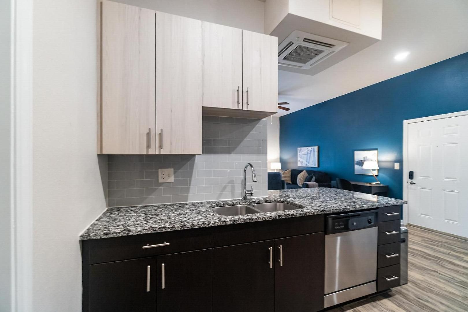 Landing - North Apartment Charlotte