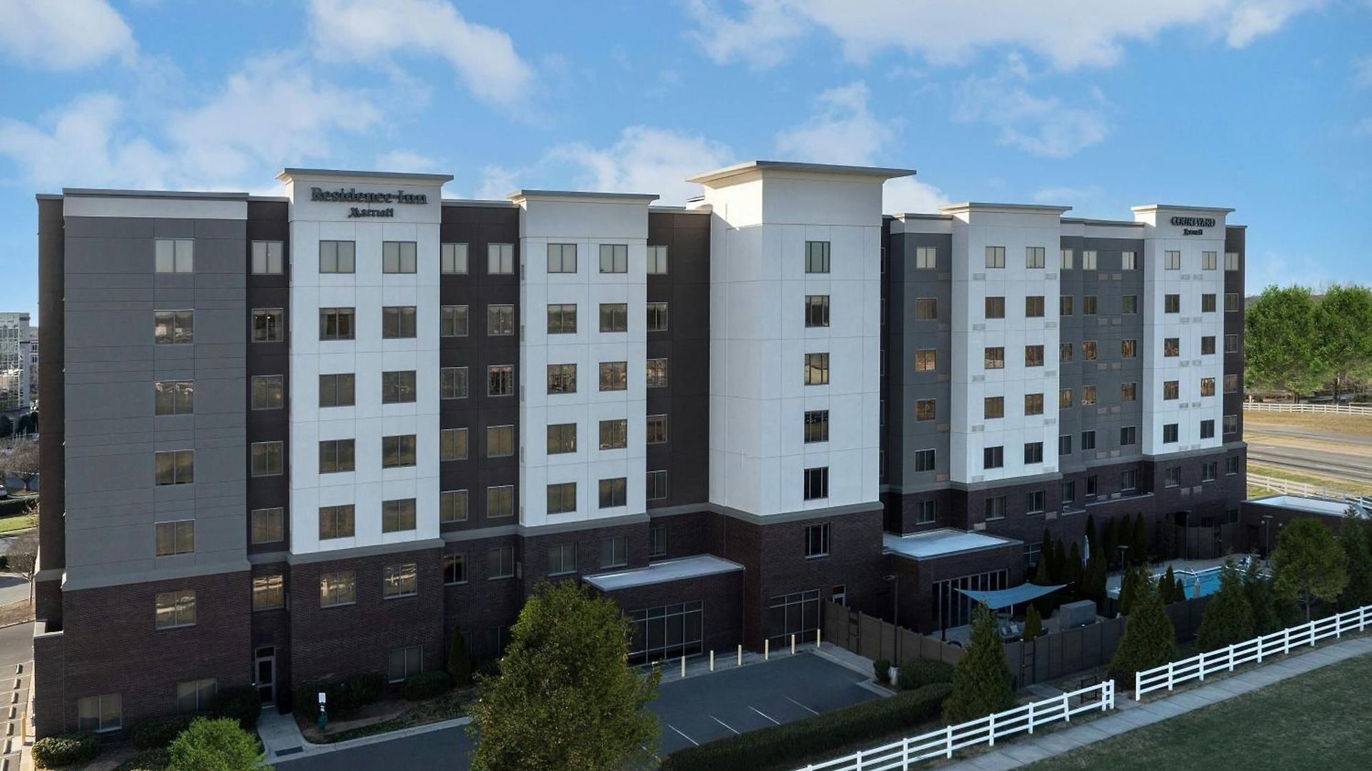 Hotel Courtyard By Marriott Northlake 2*
