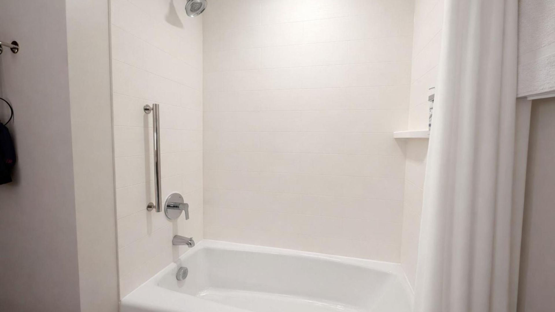 Express & - Ballantyne By Ihg