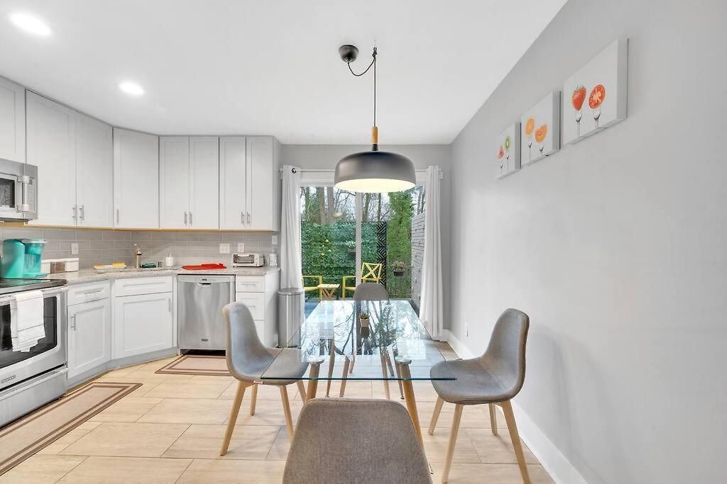 Apartment Homey 2br Condo—king Bed—lovely Location & Parking Charlotte