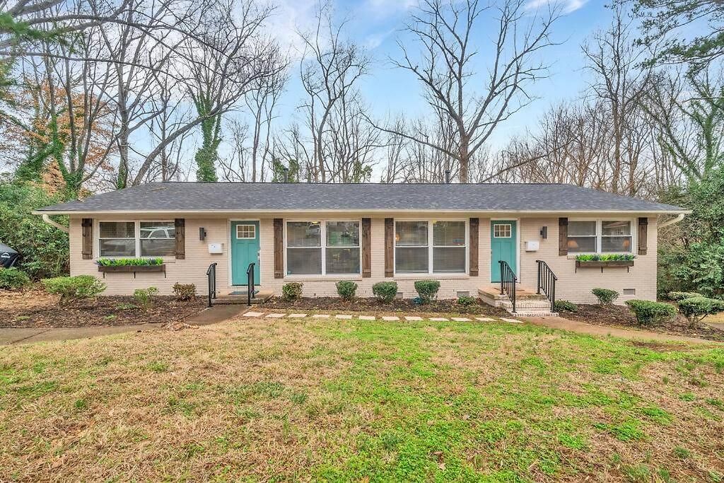Homey 2br Condo—king Bed—lovely Location & Parking Apartment *