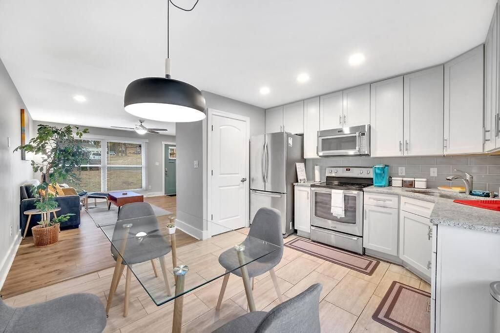 Apartment Homey 2br Condo—king Bed—lovely Location & Parking Charlotte