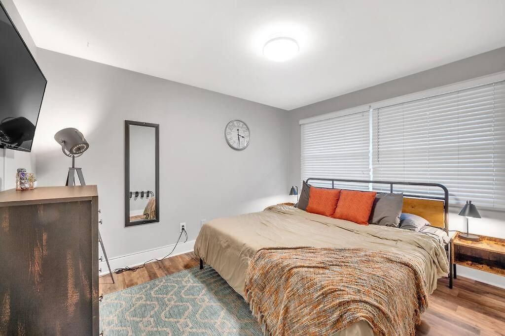 Homey 2br Condo—king Bed—lovely Location & Parking * Charlotte