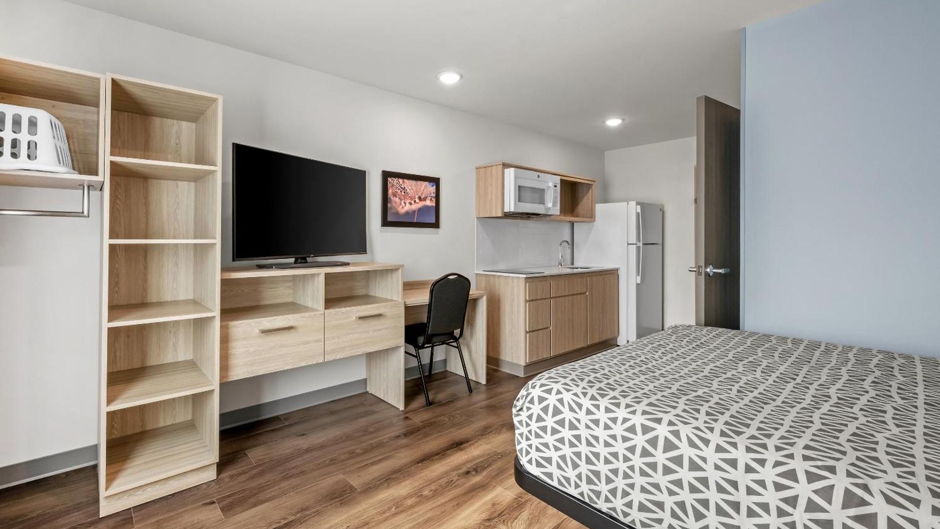 Woodspring Northlake Hotel