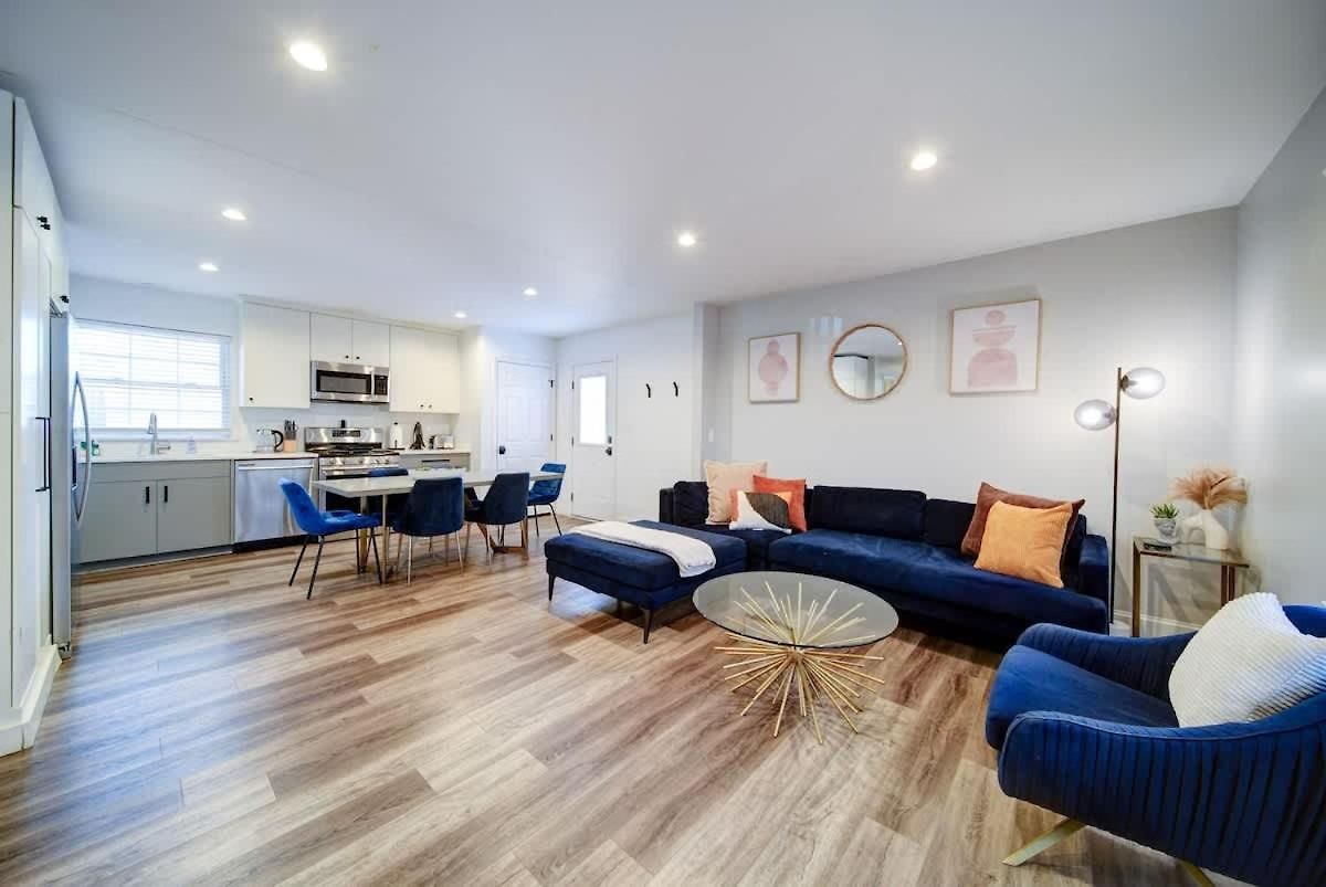 Stylish 4br - Modern & Bright Interior Holiday home *