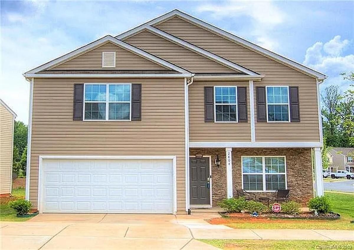 Modern 4 Bedroom Near Uptown *