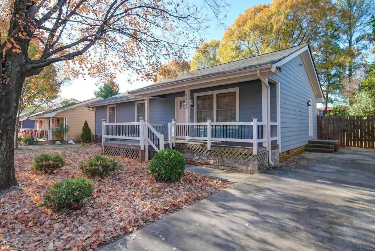 Stylish 4br - Modern & Bright Interior Holiday home Charlotte
